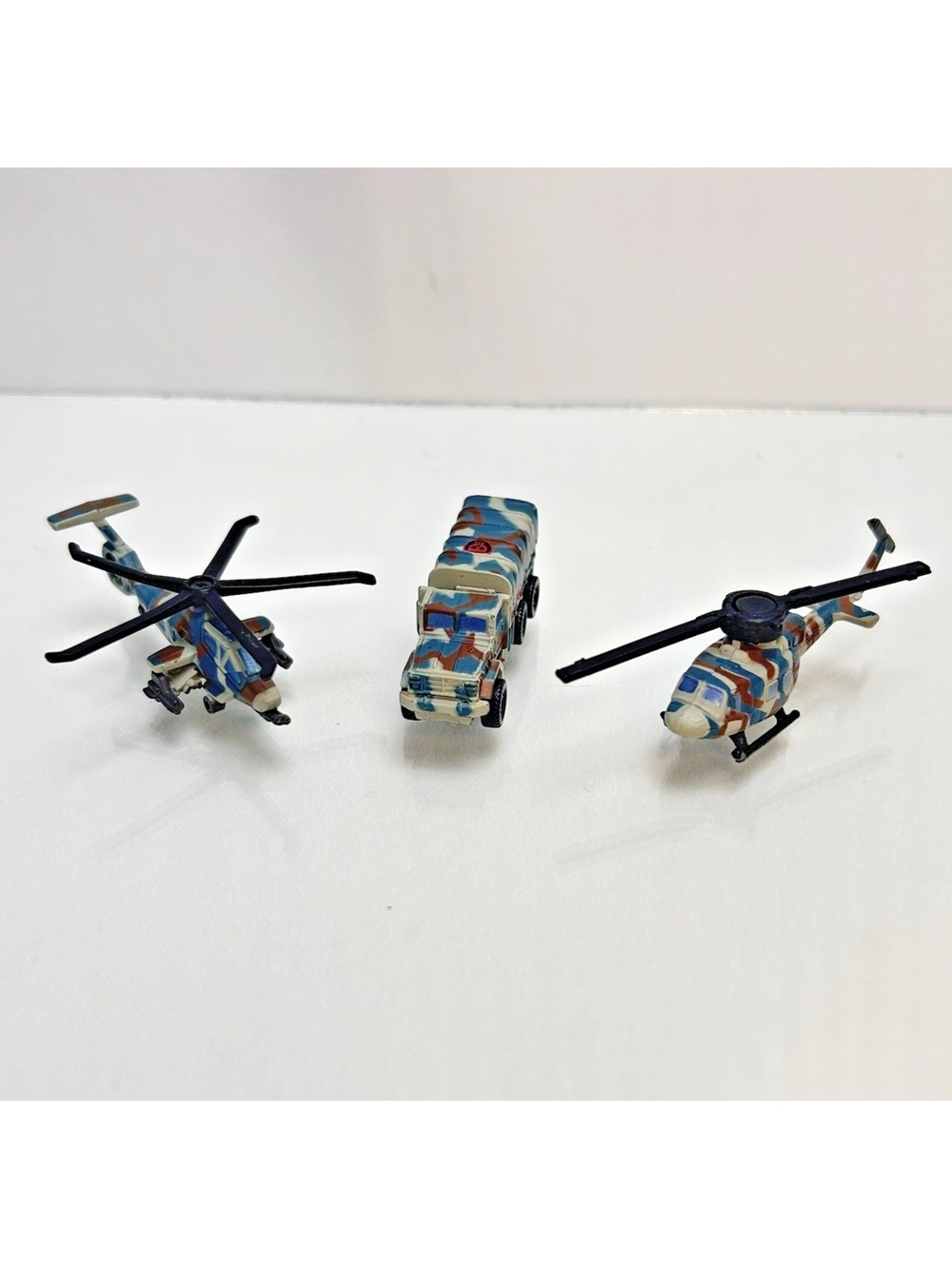 Micro Machines Helicopter Bell UH-1 Huey, M923 5 Tonne & RAH-66 Comanche